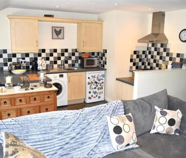 2 bedroom flat to rent - Photo 6