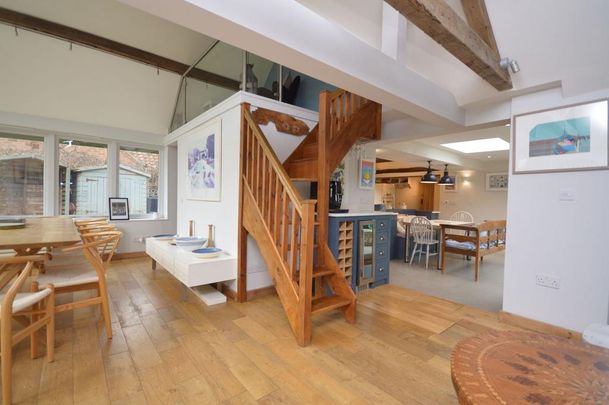 5 bedroom cottage to rent - Photo 1