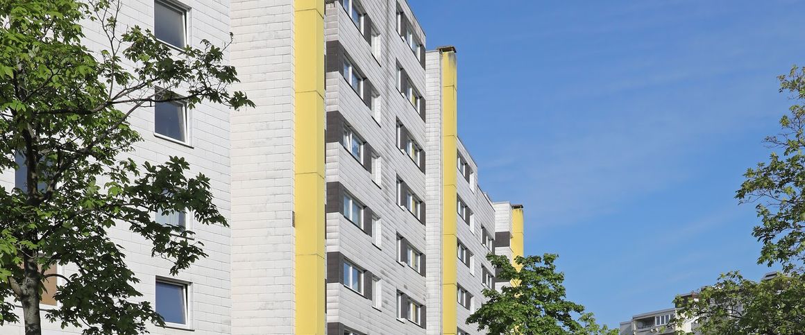 Mit dem Aufzug zur Wohnung // 7.OG, 1. Mieteinheit von rechts - Foto 1