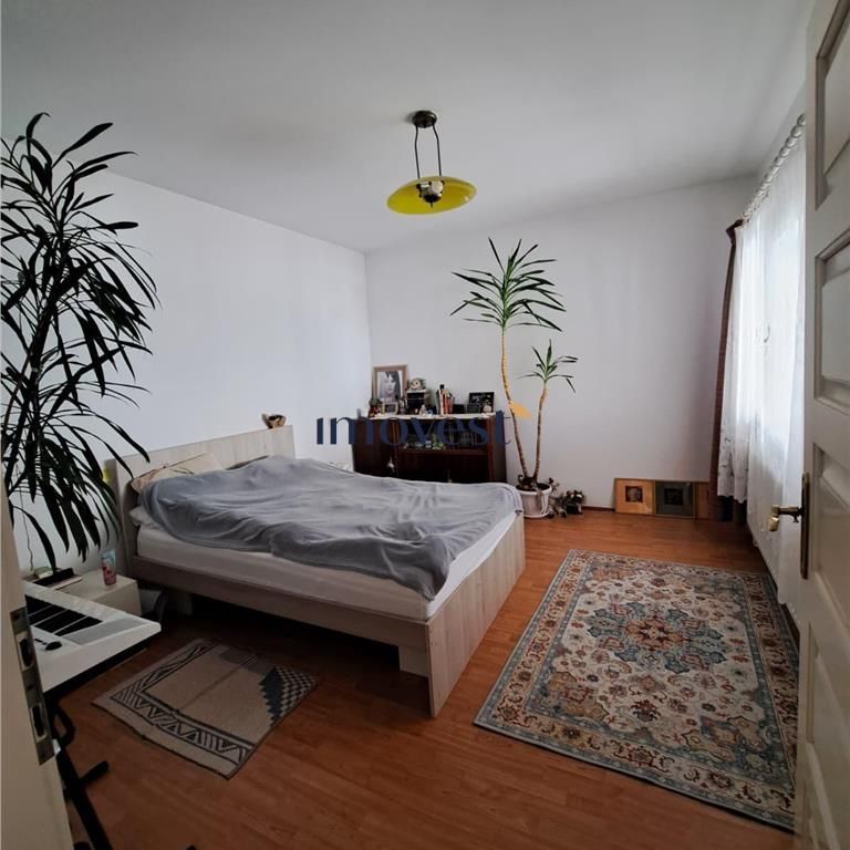 De inchiriat: Casa in zona 14 Mai - Fotografie 1
