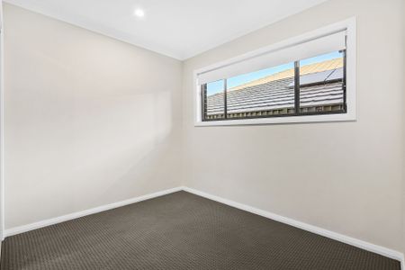 Century 21 &vert; the Paramount Group &ast;Granny Flat&ast; - Photo 3