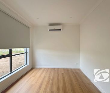 BRAND NEW MODERN HOME IN PERFECT LOCATION - Photo 5