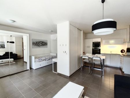 Location Appartement 1 pièce 37m² TROYES 10000 - Photo 2