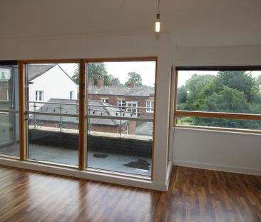 3 bedroom flat to rent - Photo 2