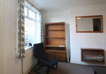 2 bedroom terraced house to rent - Photo 2