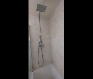 Room in a Shared House, Hall Lane, LS12 - Photo 5