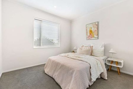 Property Management44 Owen Chapman Drive, Red Beach - Townhouse for Rent - Photo 2