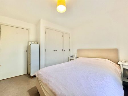 Langhorn Drive, Twickenham, TW2 7SY - Photo 4