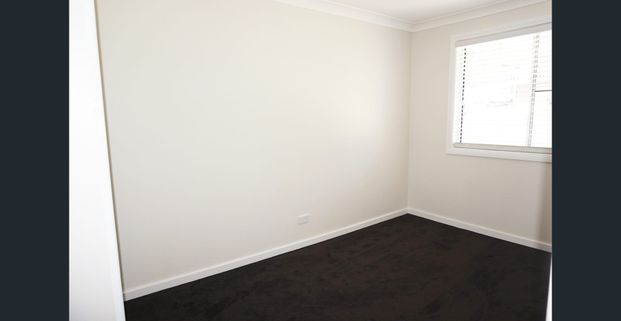 NEWLY RENO'D 3 BED 1 BATH HOME AVAIL 10TH OCT - Photo 1