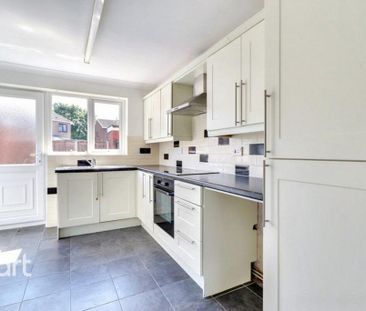 3 bedroom terraced house to rent - Photo 6