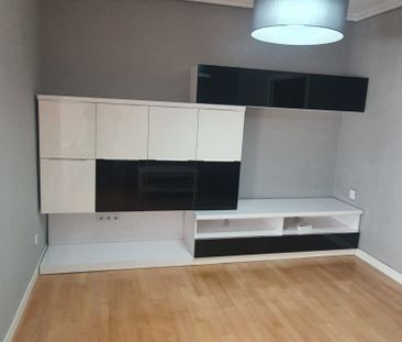 Piso de alquiler en Calle de Cebreros, Lucero - Photo 3