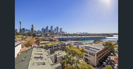 Modern Two Bedroom Apartment With Parking - Photo 5