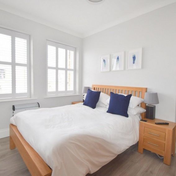 Peascod Street, Windsor, Berkshire,SL4 - Photo 1