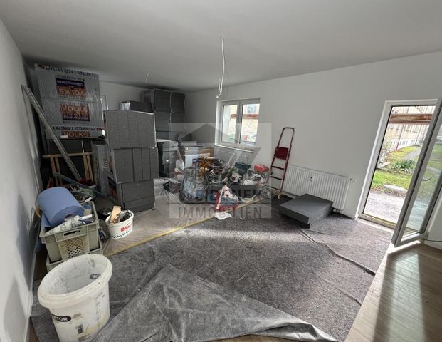 Erstbezug nach Sanierung: Exklusive 3 Zimmer Wohnung mit Balkon, Wanne und Dusche! - Photo 1