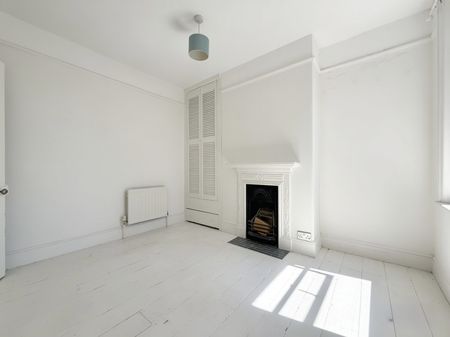 East Grove Road, Exeter - Photo 3