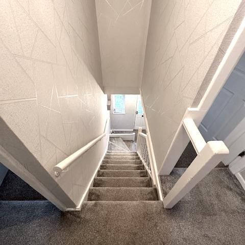 5 bedroom semi-detached house to rent - Photo 1