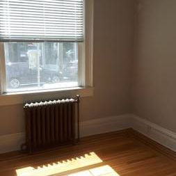 2 bedroom large apartment in character building - Photo 3