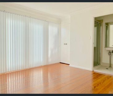 4/27 Salstone Street, Kangaroo Point, Qld 4169 - Photo 1