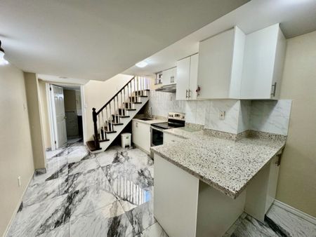 For Lease - 3 Carrie Crescent, Brampton, Ontario - Photo 2