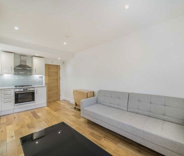 Crescent Way, SW16 3AJ, London - Photo 1