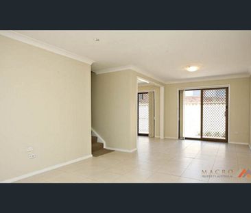 Stunning and Spacious 3 bedroom Townhouse at the heart of Hurstville - Photo 1
