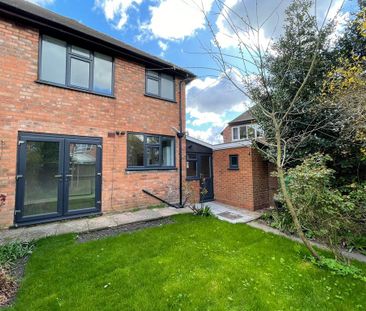 3 bedroom semi-detached house to rent - Photo 4