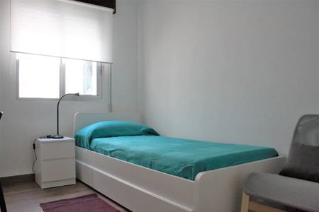 Calle Sol, Sevilla, Andalusia 41003 - Photo 4