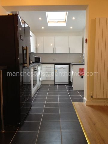 Ladybarn Road, Manchester, M14 6WQ - Photo 4