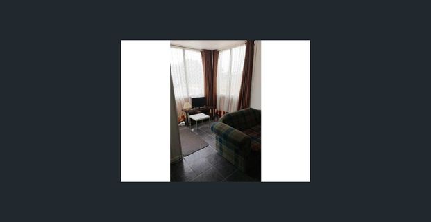 Minutes walk to the beach - Please Call (03) 6427 8886 or 0418 218 731 for inquiries - Photo 1