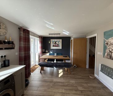 3 bedroom detached house to rent - Photo 3