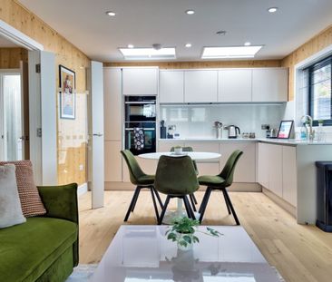 2 Bed Detached House, Hogarth Road, BN3 - Photo 2