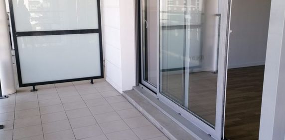 A LOUER : APPARTEMENT TYPE 3 AVEC TERRASSE ET PARKING DANS TOURS • Réf GI-SB-G0351 - Photo 2