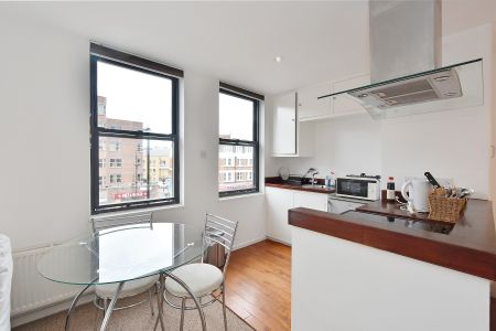 Vauxhall Bridge Road, London, SW1V - Photo 2