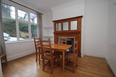 4 bedroom terraced house to rent - Photo 2