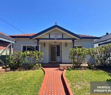 Beautifully Renovated 3-bedroom home in one of Rosebery's most conv... - Photo 2