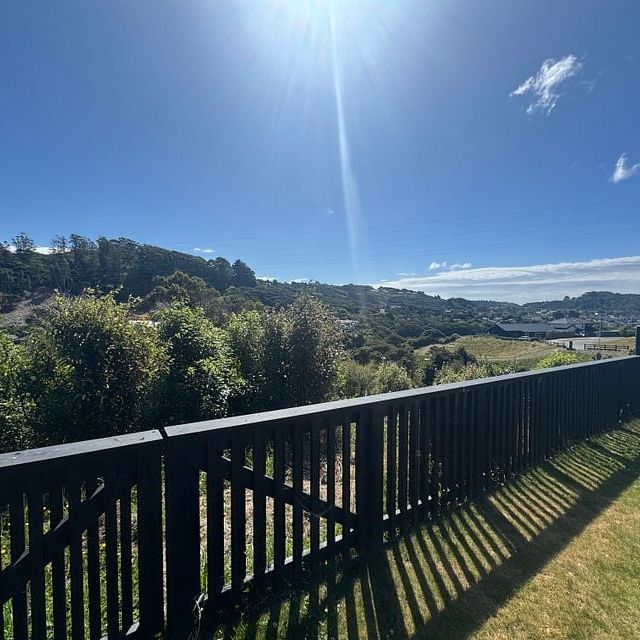 Sunny new home in Whitby is now available! - Photo 1