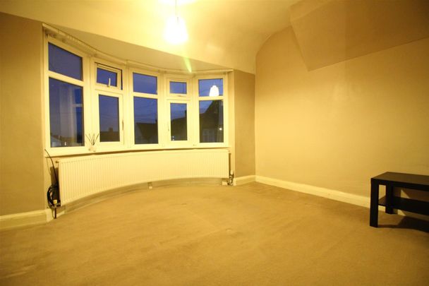 Rose Gardens, Southall - Photo 1