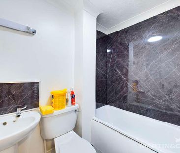 Victoria Drive, PO21 - Photo 3