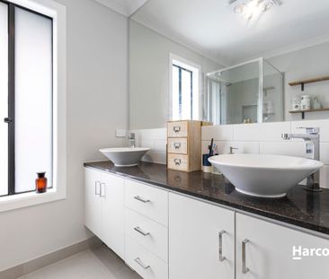 Spacious 4 bedroom Family Home! - Photo 2