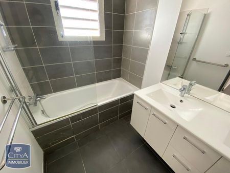 Location Maison 5 pièces 108m² ST ANDRE 97440 - Photo 5