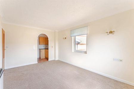 1 bedroom retirement property to rent - Photo 2