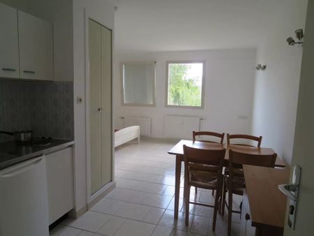 Grand studio avec prêt de meubles - Photo 5