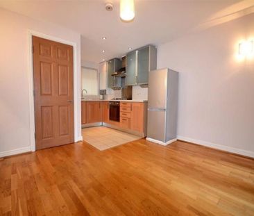 3 Bedroom Mews To Let - Photo 5