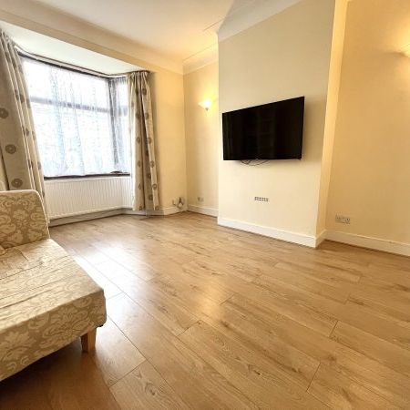 Cavenham Gardens, Ilford, IG1, Property for rent - Photo 1