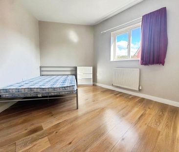 4 bedroom terraced house to rent - Photo 4