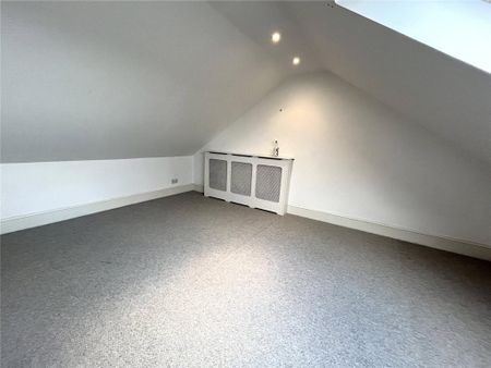 4 bedroom terraced house to rent - Photo 3