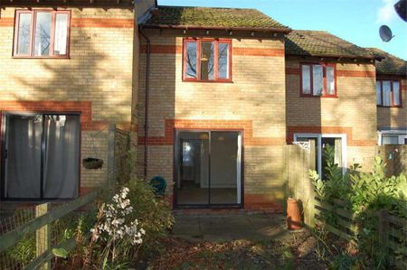 2 bedroom terraced house to rent - Photo 2