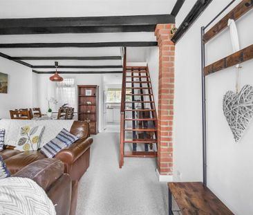 3 bedroom terraced house to rent - Photo 2