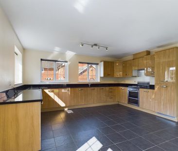 4 bedroom detached house to rent - Photo 1