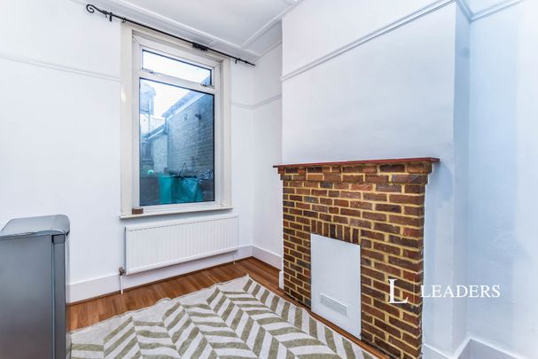 2 bedroom house to rent London Road, Riverhead, Sevenoaks, TN13 - Photo 1